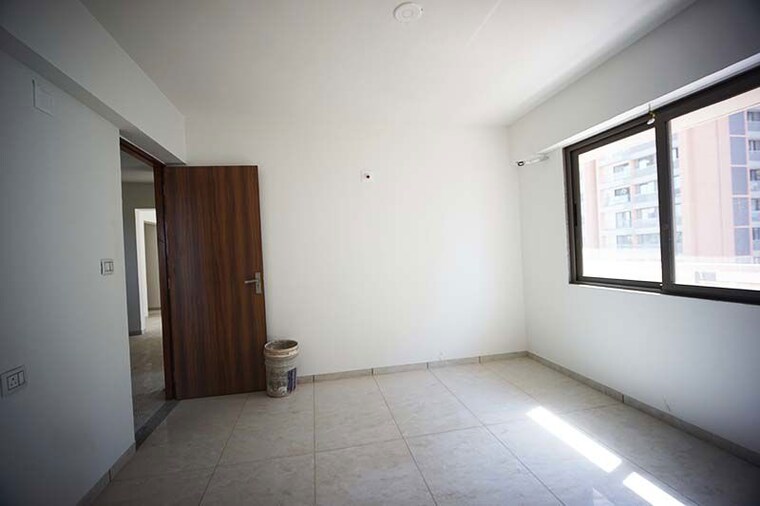 Room, zundal 3 Bedroom 207 Sq.Yd. Apartment In Zundal Ahmedabad 10507938