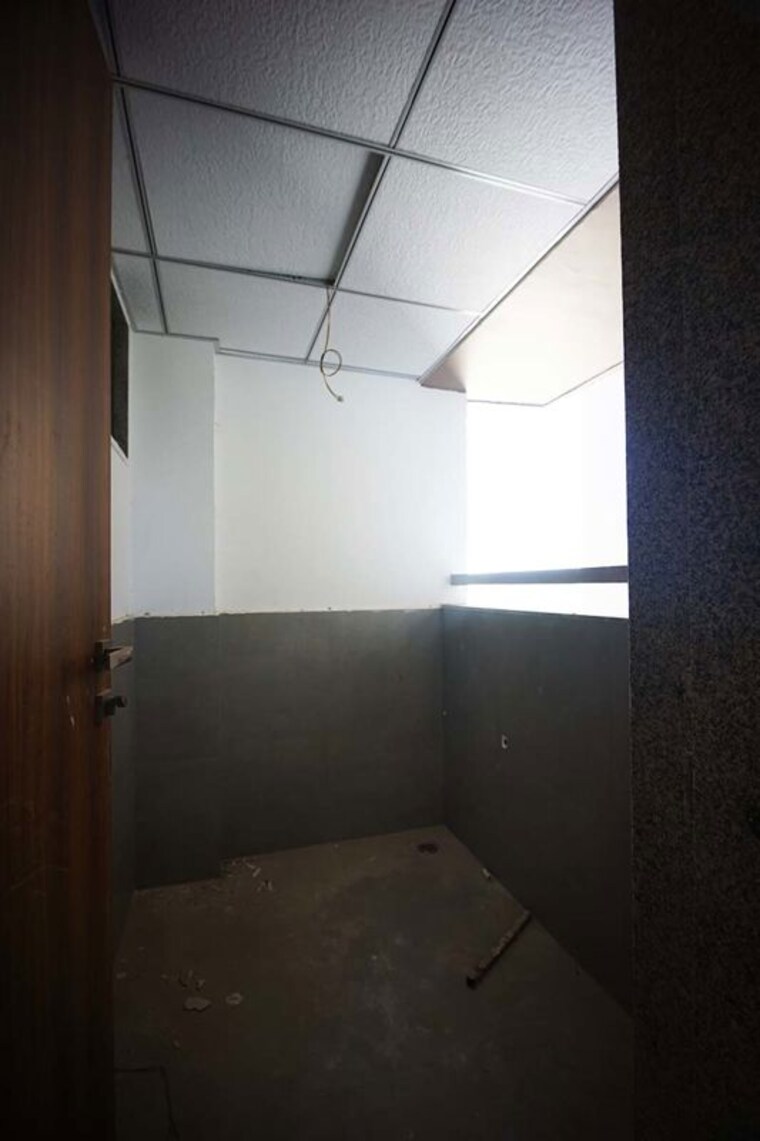 Bathroom, zundal 3 Bedroom 207 Sq.Yd. Apartment In Zundal Ahmedabad 10507938