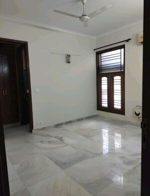 Room in 4 BHK Builder Floor at New Palam Vihar Phase 2 – for Rent