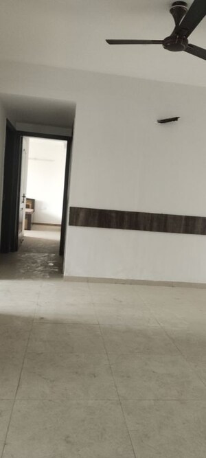 Room in 3 BHK Apartment at Omaxe Royal Residency Faridabad, Sector 79 – for Rent