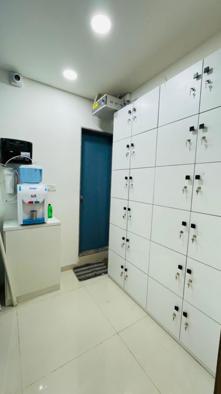 Bathroom, binori-b-square-3 Commercial Office Space 865 Sq.Ft. In Bodakdev Ahmedabad 10508040