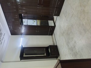 Furnished Amenities in 3 BHK Builder Floor at Malviya Nagar – for Rent