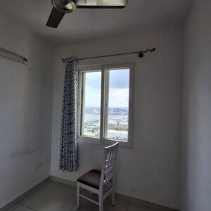 Room in 3 BHK Apartment at Prestige Lakeside Habitat Apartments, Gunjur – for Rent