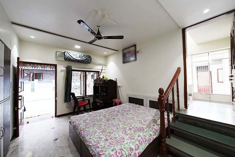 Bedroom, ghatlodia 5 Bedroom 305 Sq.Yd. Independent House In Ghatlodia Ahmedabad 10508107