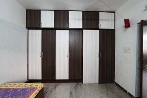 Room in 5 BHK Independent House at Ghatlodia – for Sale