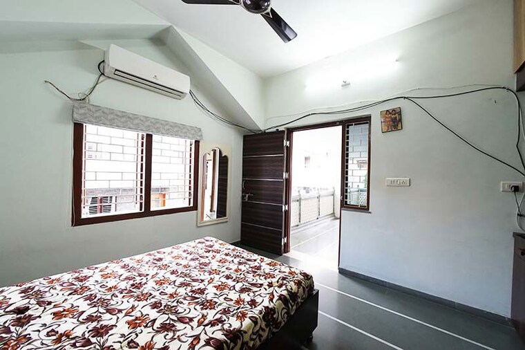 Bedroom, ghatlodia 5 Bedroom 305 Sq.Yd. Independent House In Ghatlodia Ahmedabad 10508107