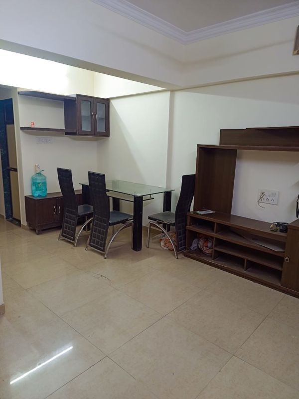2 BHK 700 Sq.Ft. Apartment in Vasant Valley Complex