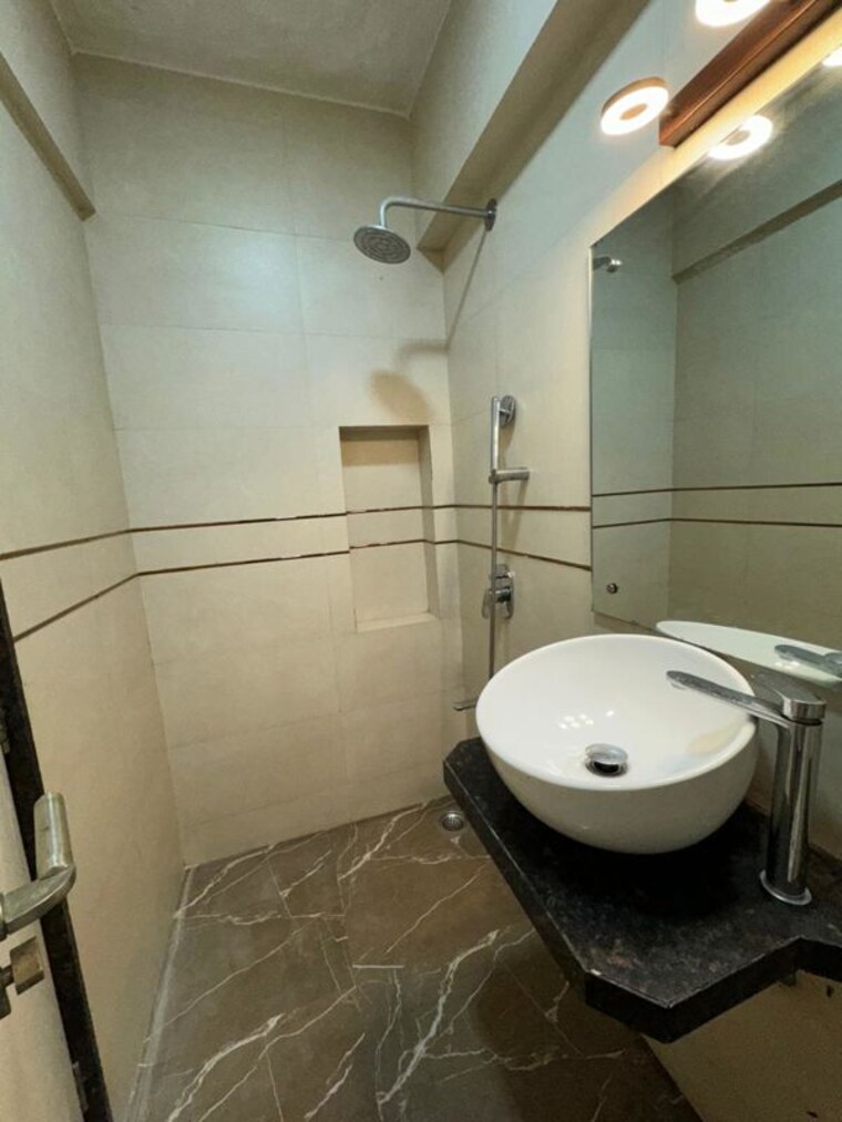 Bathroom, riddhi-gardens-chs 3 Bedroom 1400 Sq.Ft. Apartment In Malad East Mumbai 10508214