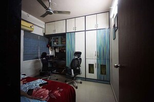 Room in 2 BHK Apartment at Science City – for Sale