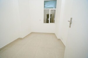 Room in 2 BHK Apartment at Gaur City 5th Avenue, Sector 4 Greater Noida – for Sale