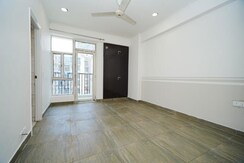 2 BHK Apartment For Sale in Gaur City 5th Avenue