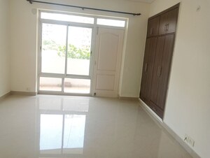 Room in 2 BHK Apartment at Unitech The Residences Sector 33, Sector 33 – for Rent