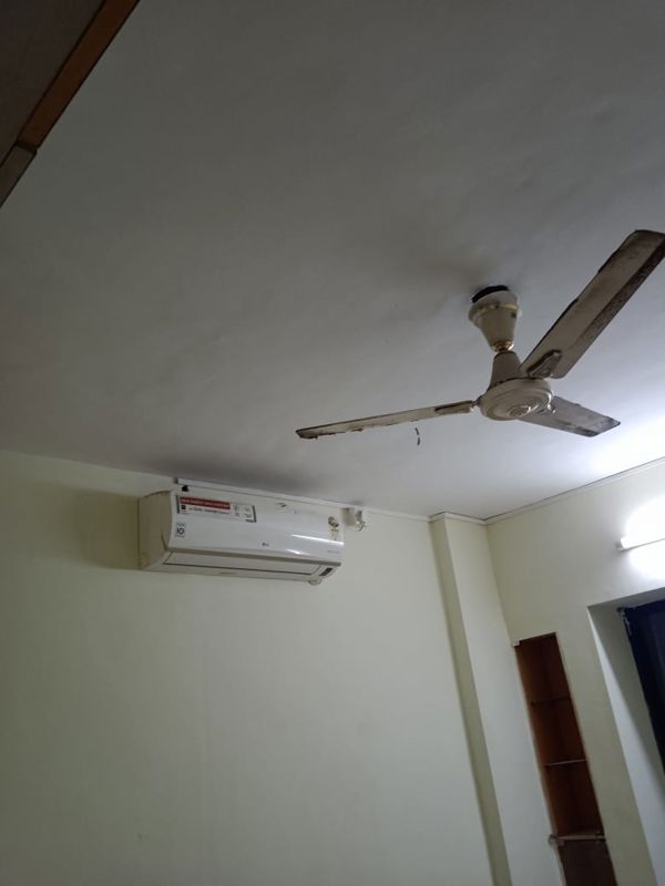 2 BHK + Prayer Room 1000 Sq.Ft. Apartment in Tyagi Uttam Plaza