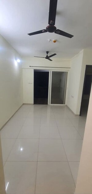 Room in 2 BHK Apartment at Kolte Patil Life Republic R 10, Hinjewadi – for Rent