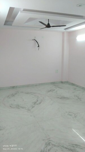 Room in 3 BHK Apartment at Dwarka – for Rent