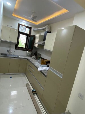 Team Area in 3 BHK Apartment at Dwarka – for Rent