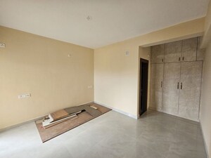 Room in 3 BHK Apartment at Pandra – for Rent