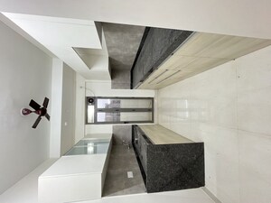 2 BHK Apartment For Rent in Rustomjee Summit, Borivali East