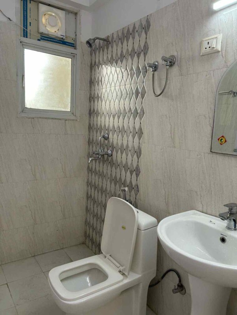 Bathroom, nirala-aspire 2.5 Bedroom 1180 Sq.Ft. Apartment In Sector 16 Greater Noida Greater Noida 10508386