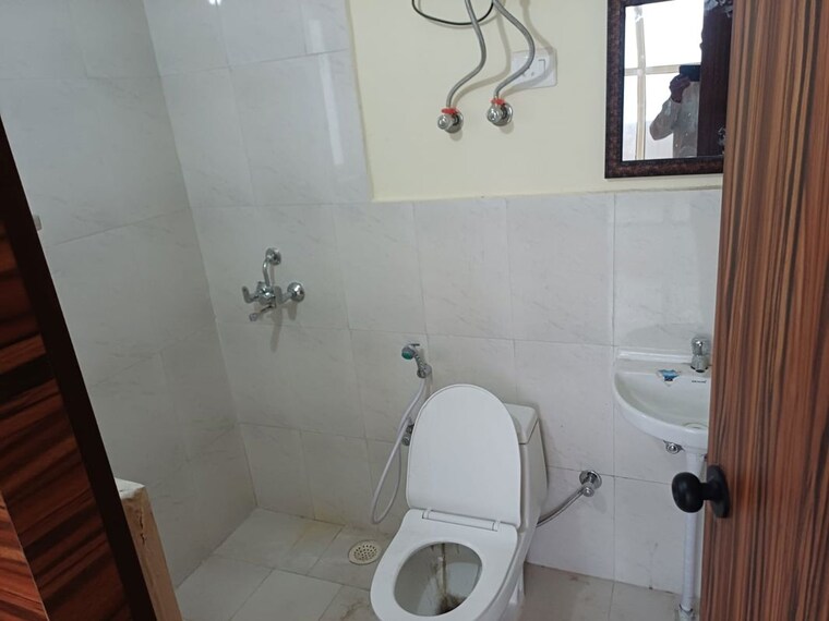 Bathroom, pyramid-midtown 2 Bedroom 598 Sq.Ft. Apartment In Sector 59 Gurgaon 10508160