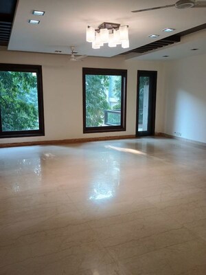 Room in 4 BHK Builder Floor at Vasant Vihar – for Sale