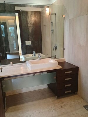 Team Area in 4 BHK Builder Floor at Vasant Vihar – for Sale