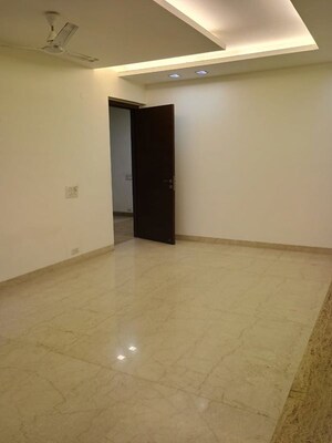 Room in 4 BHK Builder Floor at Vasant Vihar – for Sale