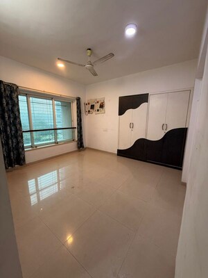 Room in 3 BHK Apartment at Garden Enclave, Pokhran Road No One – for Rent