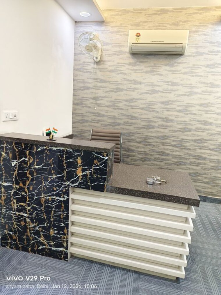 Balcony, netaji subhash place Commercial Office Space 2100 Sq.Ft. In Netaji Subhash Place Delhi 10508411