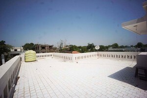 Swimming Pool in 3 BHK Independent House at Chandkheda – for Rent