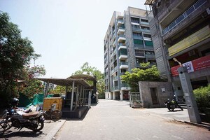 3 BHK Penthouse For Sale in Kudasan
