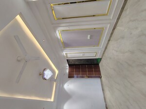 Room in 3 BHK Builder Floor at Sector 20 – for Sale