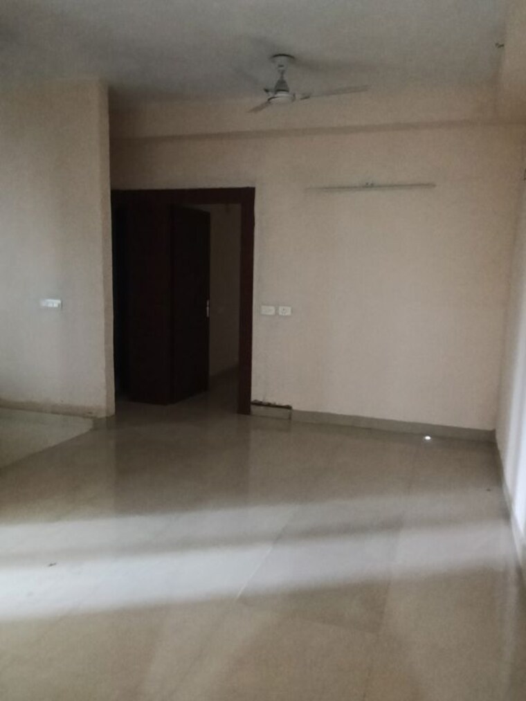 Room, amrapali dream valley 2.5 Bedroom 920 Sq.Ft. Apartment In Amrapali Dream Valley Greater Noida 10508452