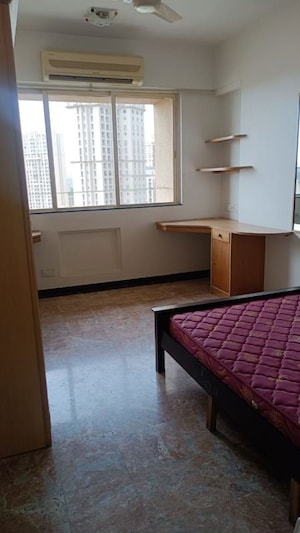 Room in 3 BHK Apartment at Hiranandani Glen Croft, Powai – for Rent