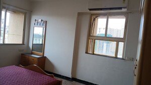 Room in 3 BHK Apartment at Hiranandani Glen Croft, Powai – for Rent