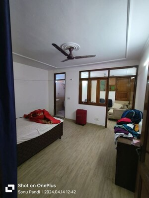 Bedroom in 2 BHK Builder Floor at Sant Nagar – for Rent