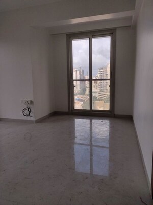Room in 3 BHK Apartment at Prabhadevi CHS, Prabhadevi – for Sale