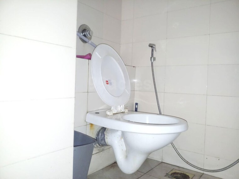 Bathroom, corporate-annexe Commercial Office Space 425 Sq.Ft. In Goregaon East Mumbai 10508557