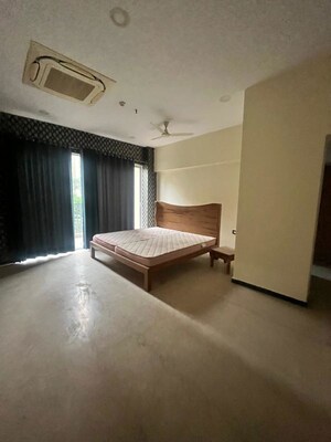 Living Room in 5 BHK Villa at Dasnac The Jewel, Sector 75 – for Rent