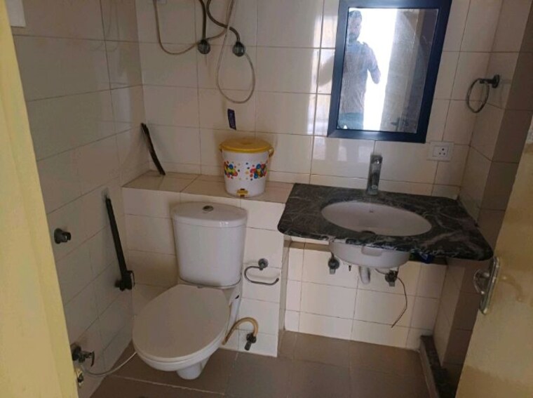 Bathroom, bptp-park-grandeura 3 Bedroom 2032 Sq.Ft. Apartment In Sector 82 Faridabad 10508568