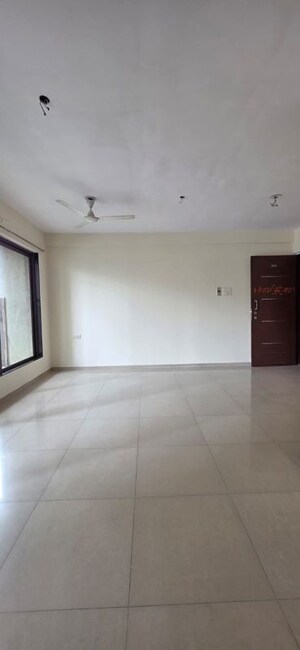 Room in 2.5 BHK Apartment at Neelkanth Greens, Manpada – for Rent