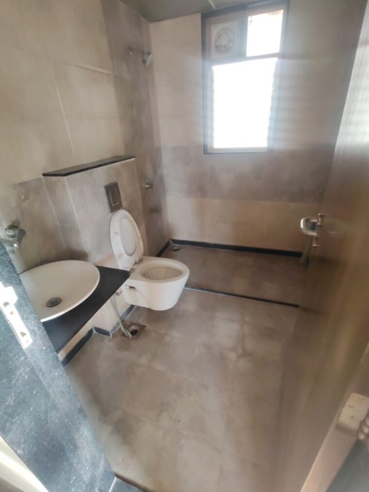 Bathroom, ganga-glitz-shine 3 Bedroom 1650 Sq.Ft. Apartment In Undri Pune 10508569