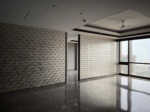 Room in 3 BHK Apartment at Lodha Trump Tower, Worli – for Rent