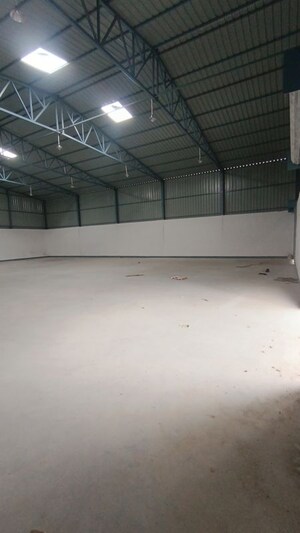  Warehouse For Rent in Ratu