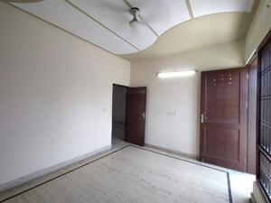 Room in 2 BHK Builder Floor at Sector 35 – for Rent