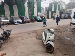 Parking in  Shop at Kotla Mubarakpur – for Rent