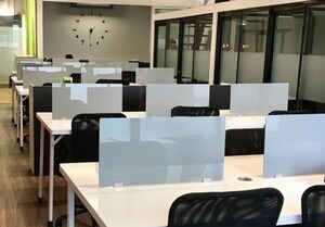  Office Space For Rent in Palasia Square