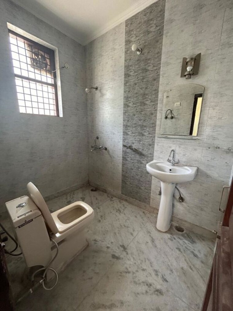 Bathroom, alphacorp-gurgaon-one-22 4 Bedroom 2100 Sq.Ft. Builder Floor In Sector 22 Gurgaon 10508656