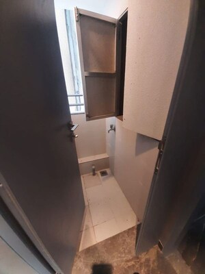 Bathroom in 4 BHK Apartment at Lodha Trump Tower, Worli – for Rent