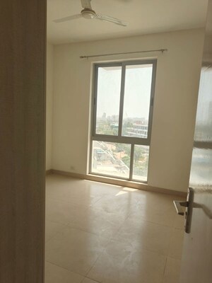 Room in 3 BHK Apartment at Vatika City Homes, Sector 83 – for Sale